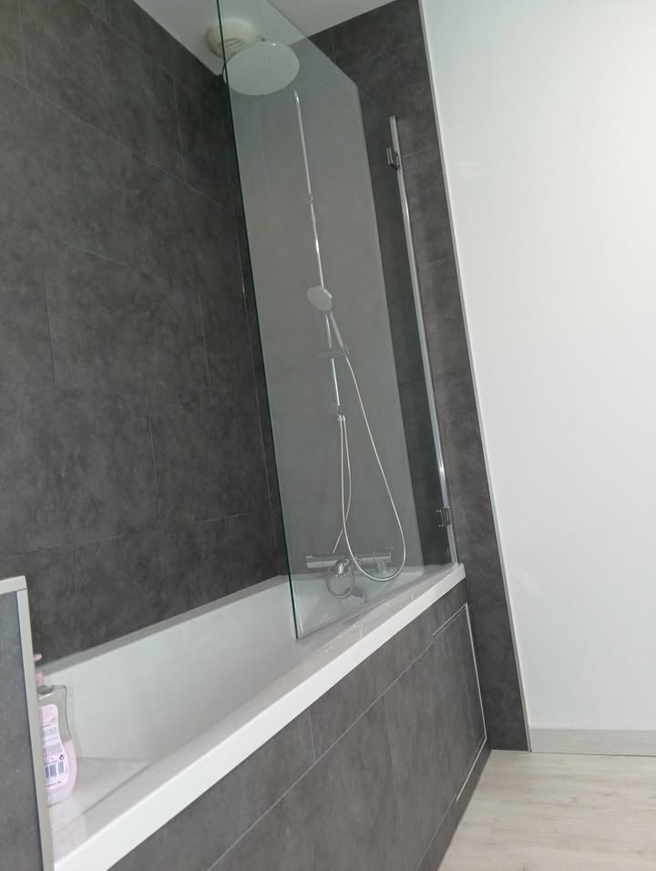 Photo réelle — Salle de bains de 11 m² à Chécy à Chécy