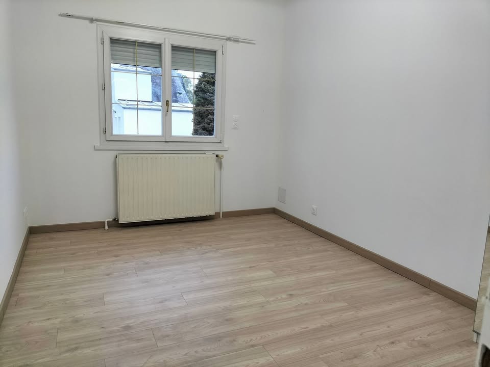 Photo réelle — Espace intérieur avec salle d’eau à Localisation non précisée