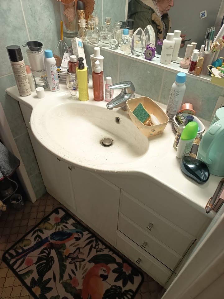 Photo réelle — Remplacement d’un meuble vasque à Localisation non précisée
